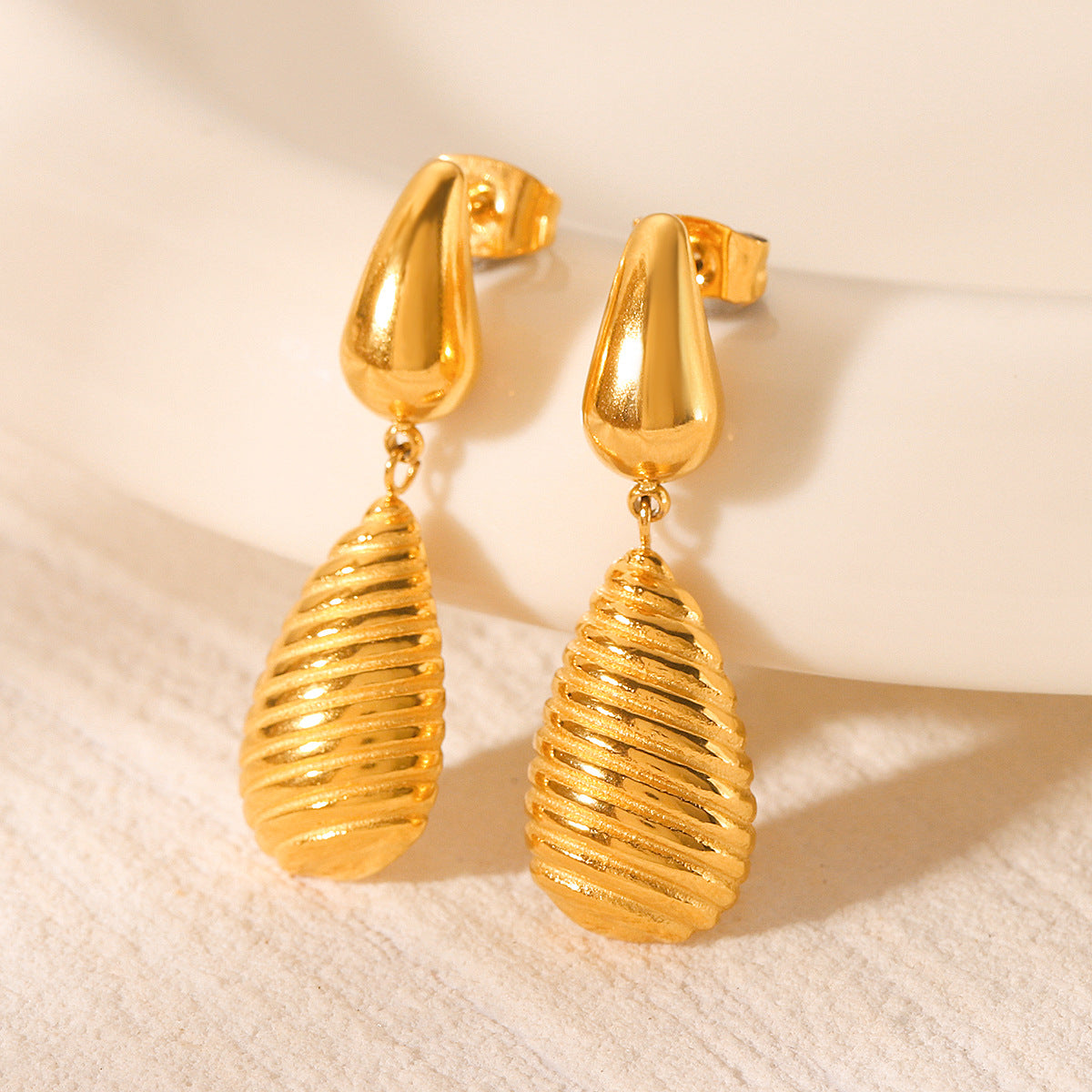 New Product: Drop-shaped Threaded Pendant Earrings Made of 18k Gold Stainless Steel, Women's High-end Earrings