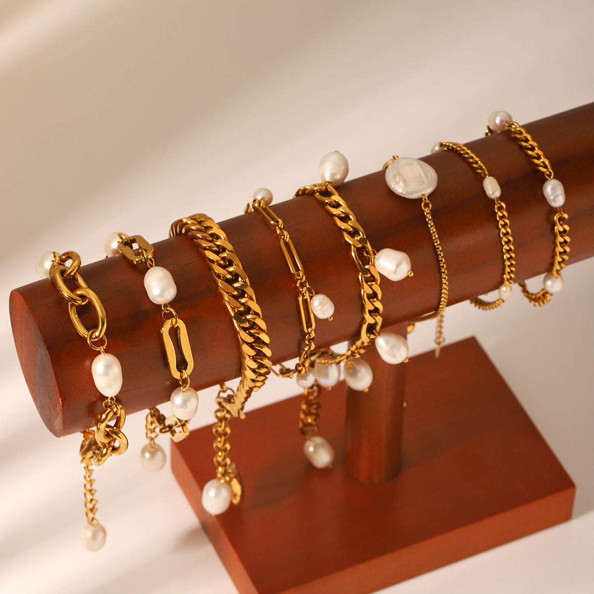 French-style Natural Freshwater Pearl Bracelet for Women, High-end Feel, Figaro Chain, Stainless Steel Cuban Chain, Titanium Steel Handmade Chain