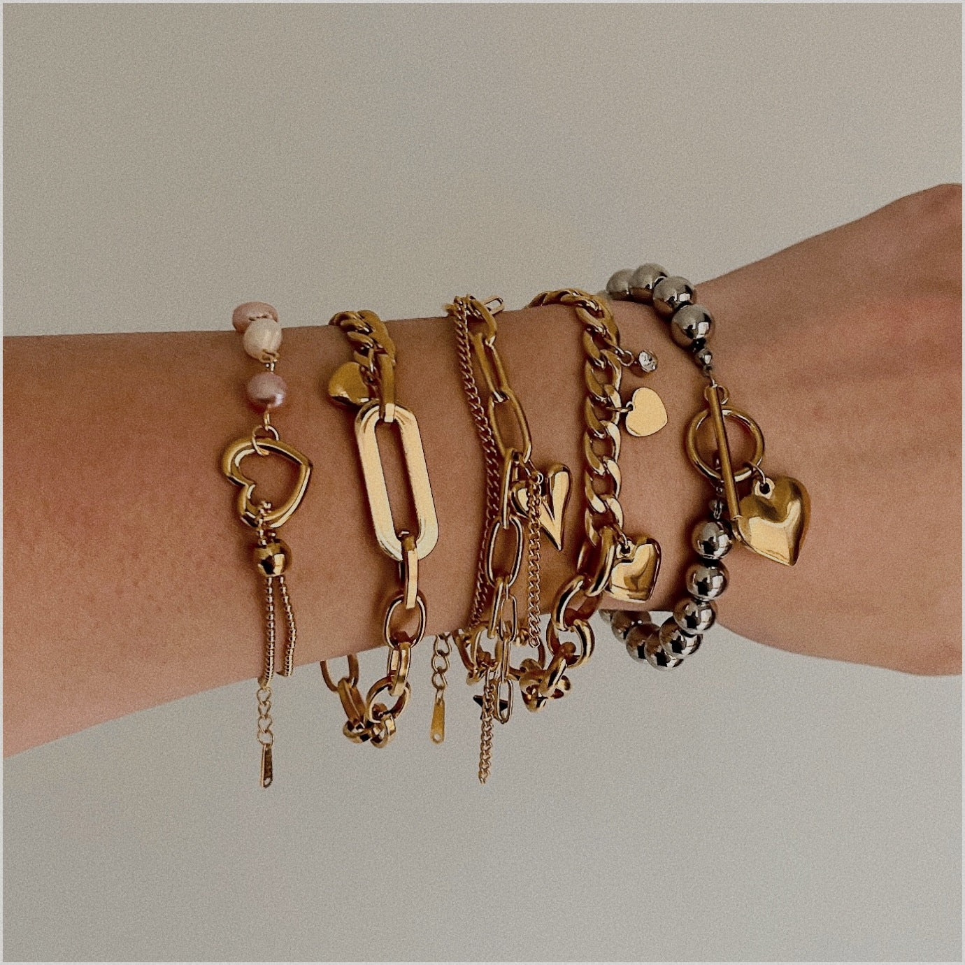 Stainless Steel Bracelet with OT Clasp, Heart-shaped Pearl Bracelet for Women, Titanium Steel, Non-fading, High-end Jewelry
