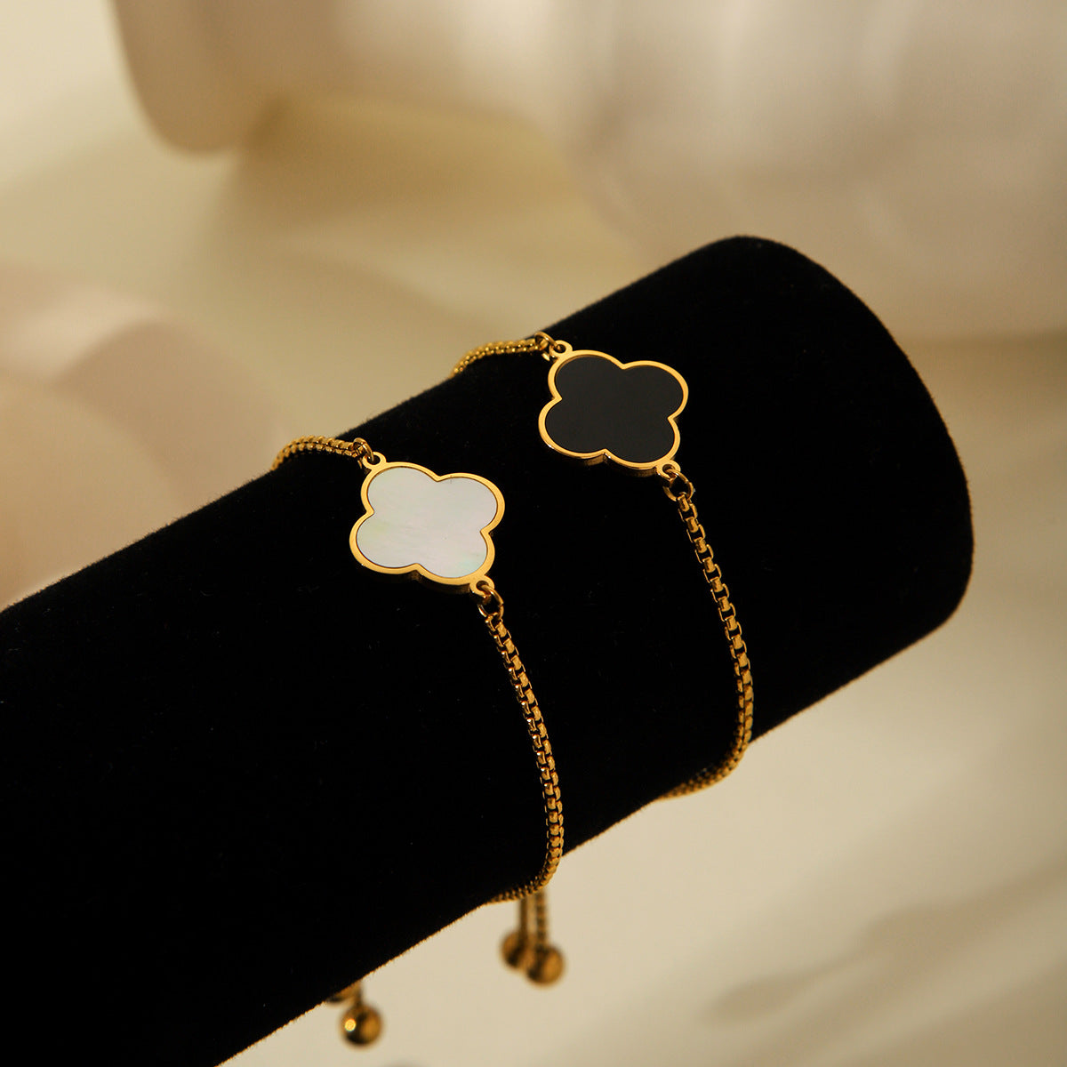 18k Gold-plated Stainless Steel Four-leaf Clover Bracelet for Women, Featuring An Ins-inspired Trendy Shell Design, Adjustable Titanium Steel Bracelet