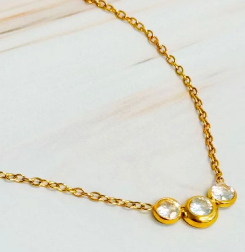 New Natural Stone Bead Titanium Steel Necklace, 18K Gold-plated Stainless Steel Sun Star Pendant Necklace for Women