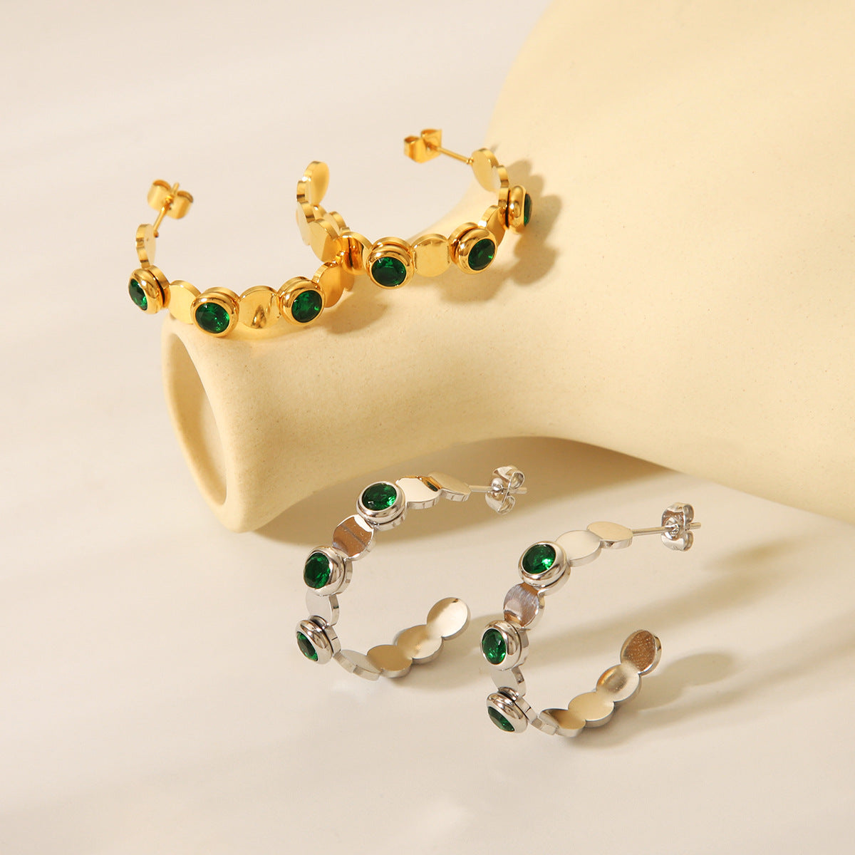 Fashionable 18K Gold Stainless Steel Earrings with Diamond Studded Earrings for Women, Versatile and High-end Earrings