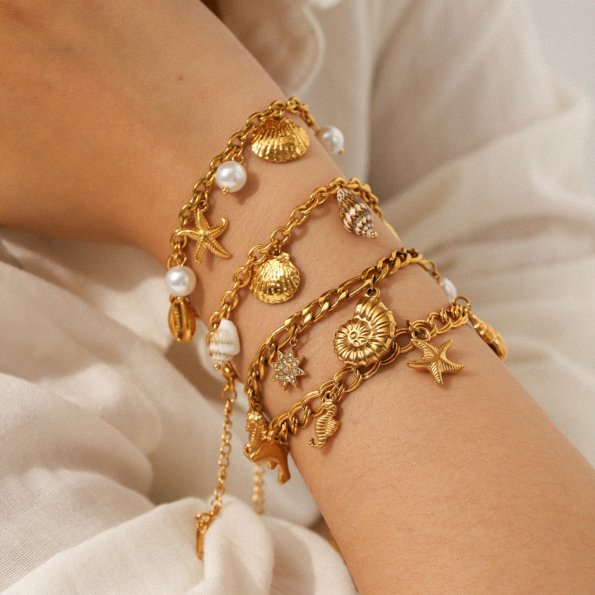 Seaside Vacation Style Jewelry, Stainless Steel Bracelet, Versatile and Light Luxury Titanium Steel Jewelry, Shell Bracelet