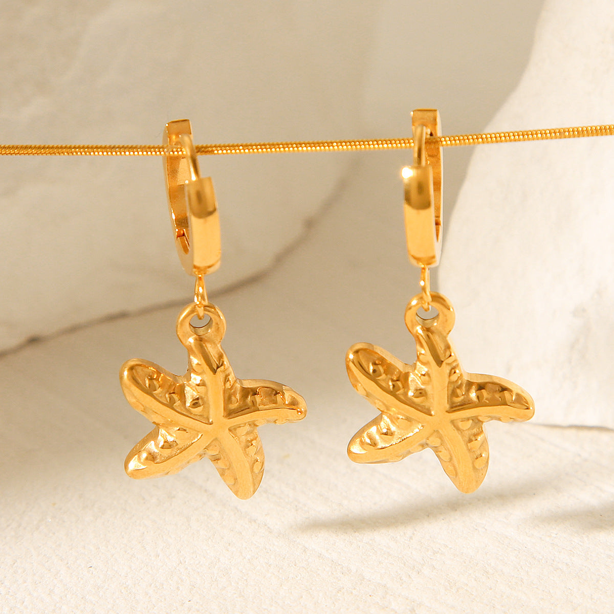 Ocean series earrings 18k gold-plated stainless steel starfish earrings for women, fashionable and versatile earrings