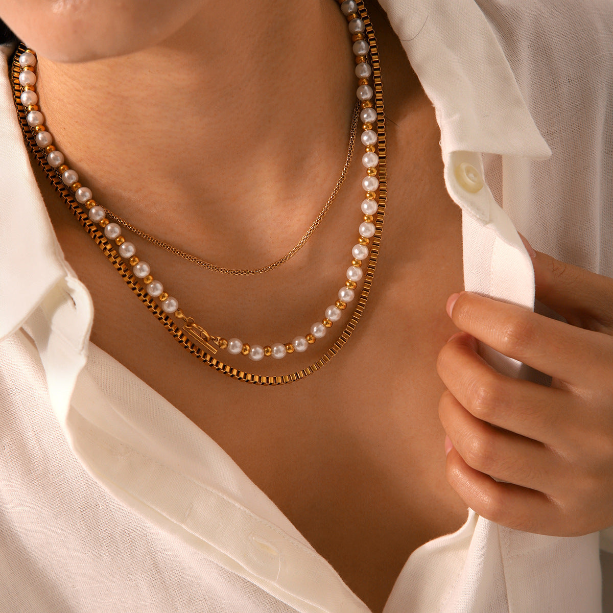 Fashionable light luxury stainless steel beaded necklace pearl necklace female ins style versatile clavicle chain