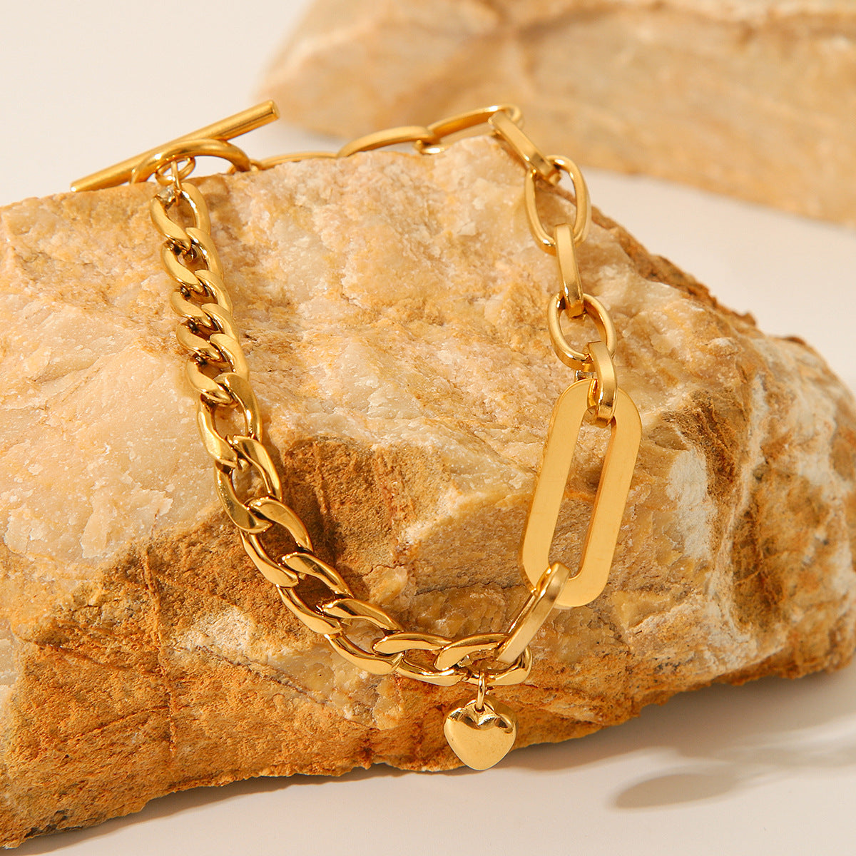 Stainless steel Cuban chain oval chain heart pendant bracelet women's 18K gold titanium steel jewelry