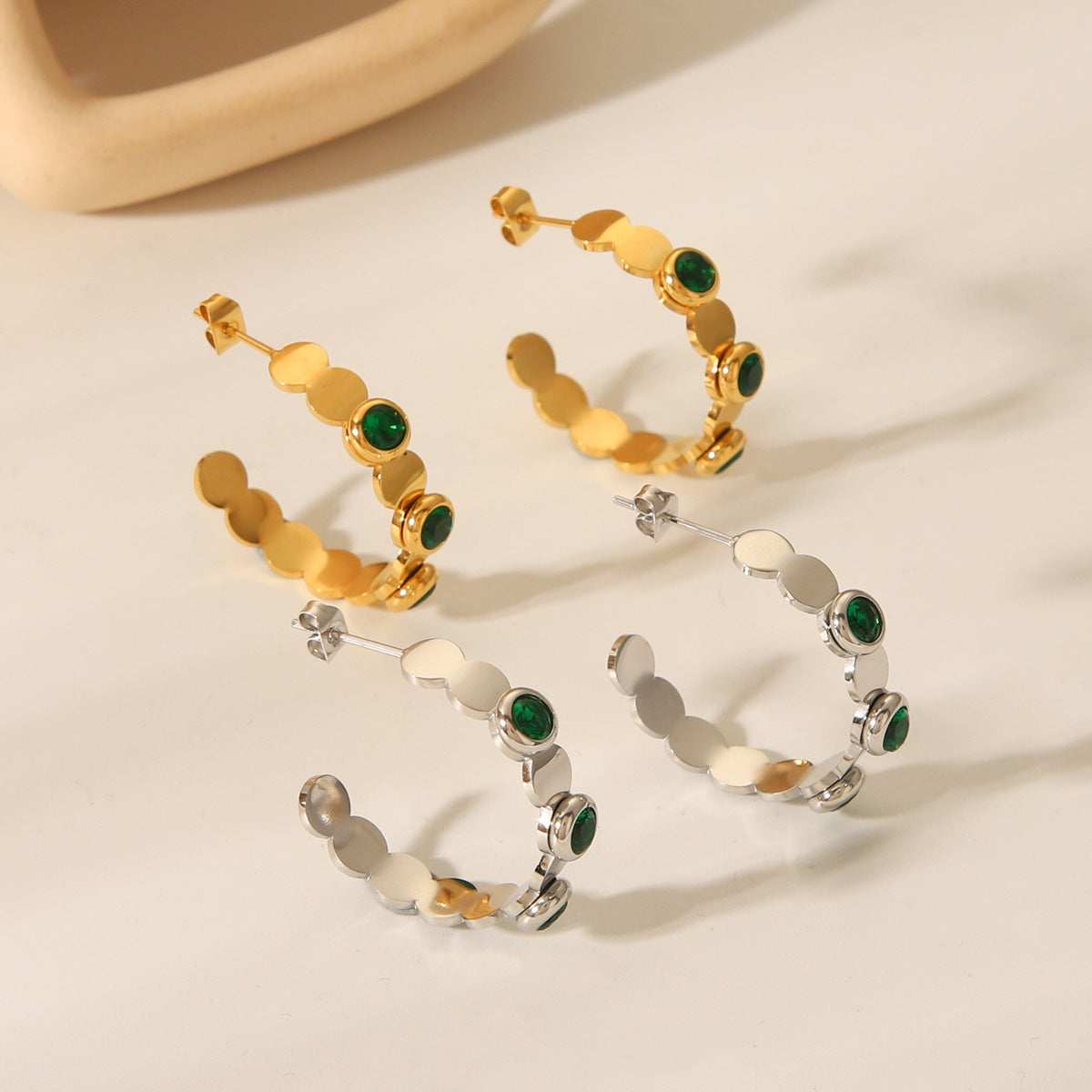 Fashionable 18K Gold Stainless Steel Earrings with Diamond Studded Earrings for Women, Versatile and High-end Earrings