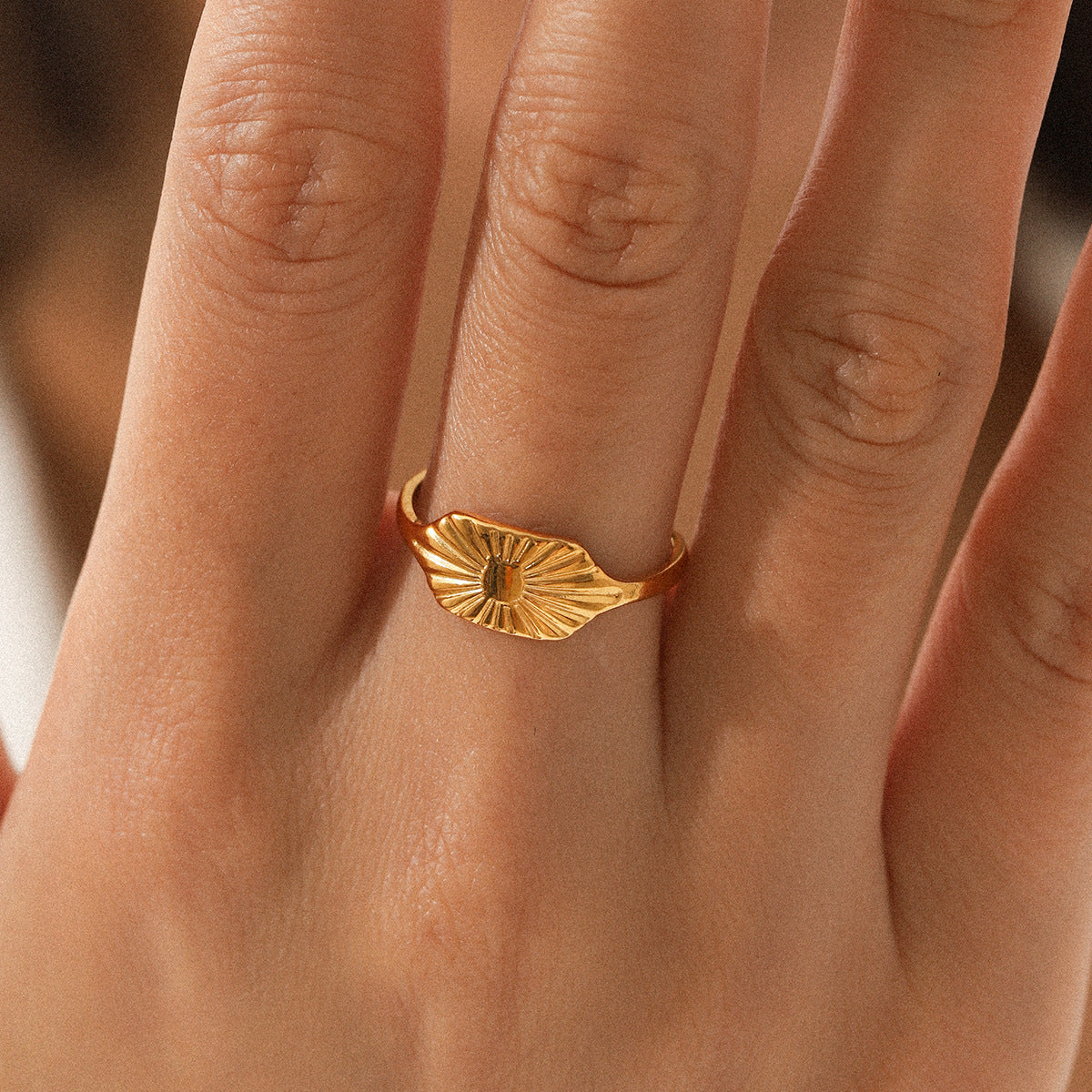 18K Gold Stainless Steel Square Plate Split Flower Ring Does Not Fade Female High-level Sense Opening Ring Titanium Steel Jewelry