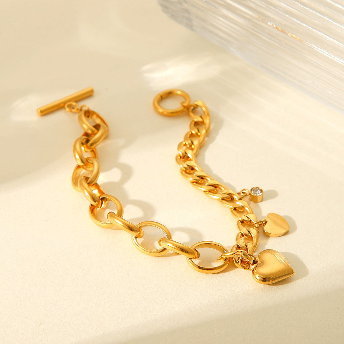 Fashionable Cuban Chain Oval Chain Zircon Heart Pendant OT Buckle Bracelet 18K Gold-plated Stainless Steel Bracelet