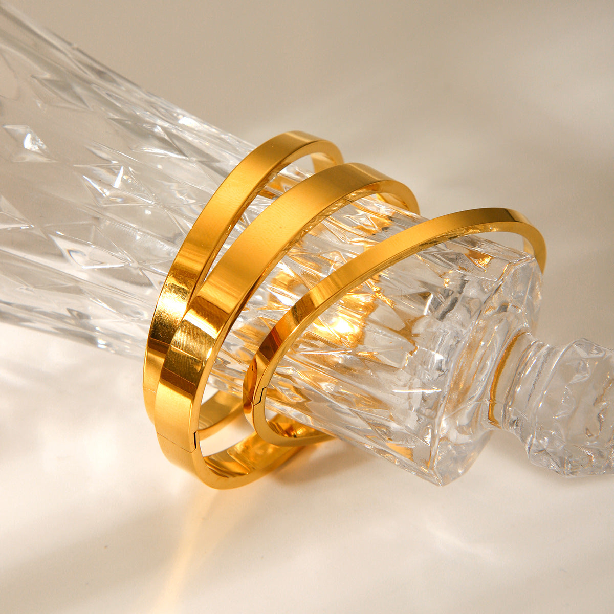 Simple Titanium Steel Bracelet, Ins-inspired Fashion, Versatile Stainless Steel Plated Gold Glossy Bracelet, Does Not Fade