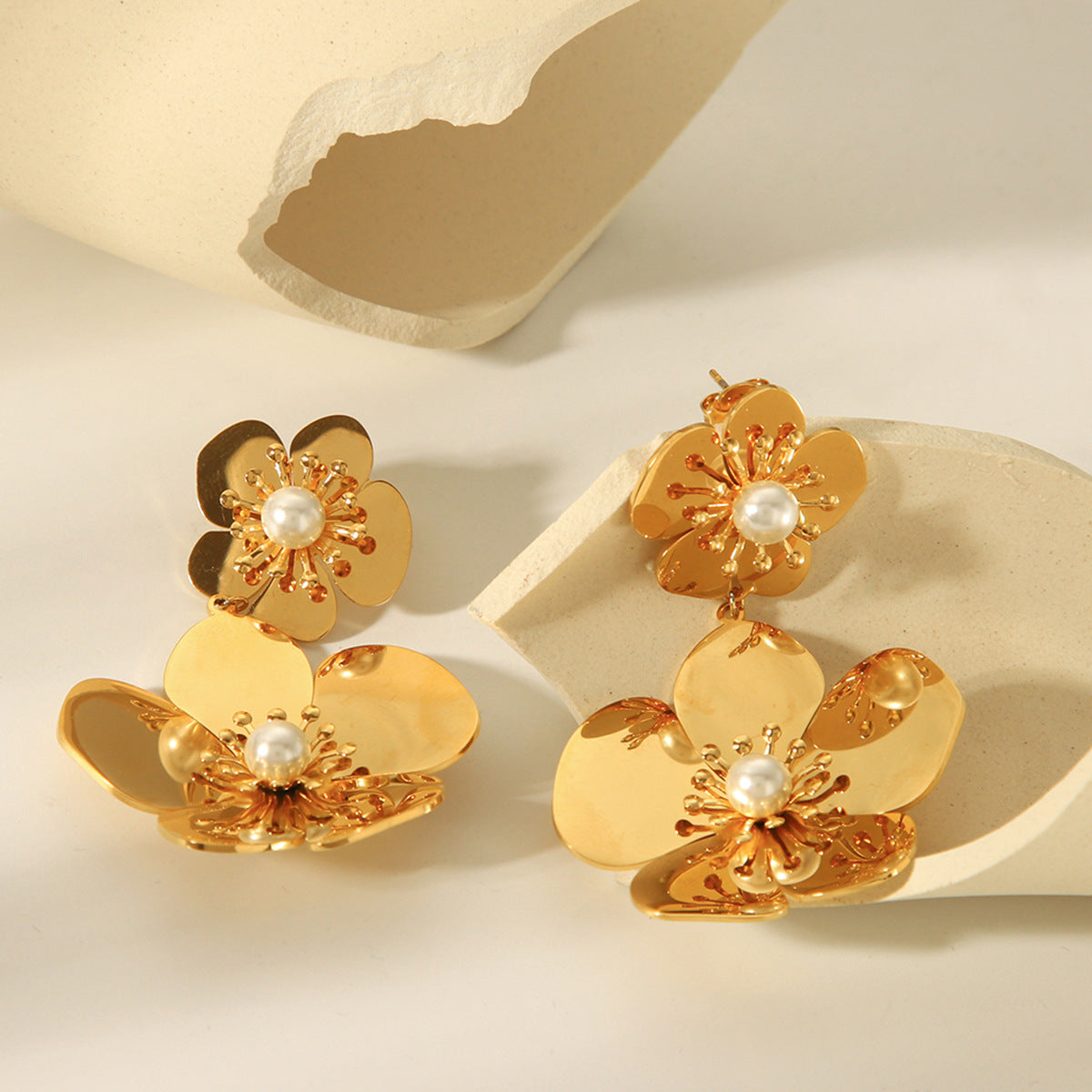 Fashionable Light Luxury Stainless Steel Exaggerated Flower Earrings French Petal Inlaid Pearl Earrings Female Design Sense