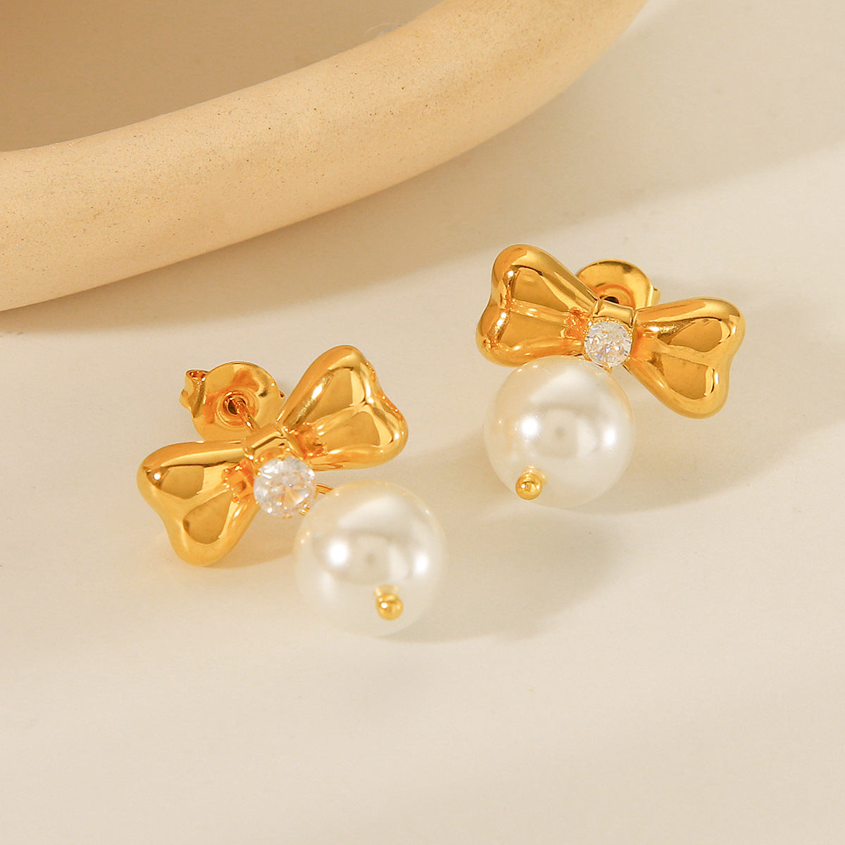 Stainless Steel Zircon-inlaid Bowknot Earrings, Titanium Steel Earrings, Women's Fashionable and Versatile Pearl Earrings