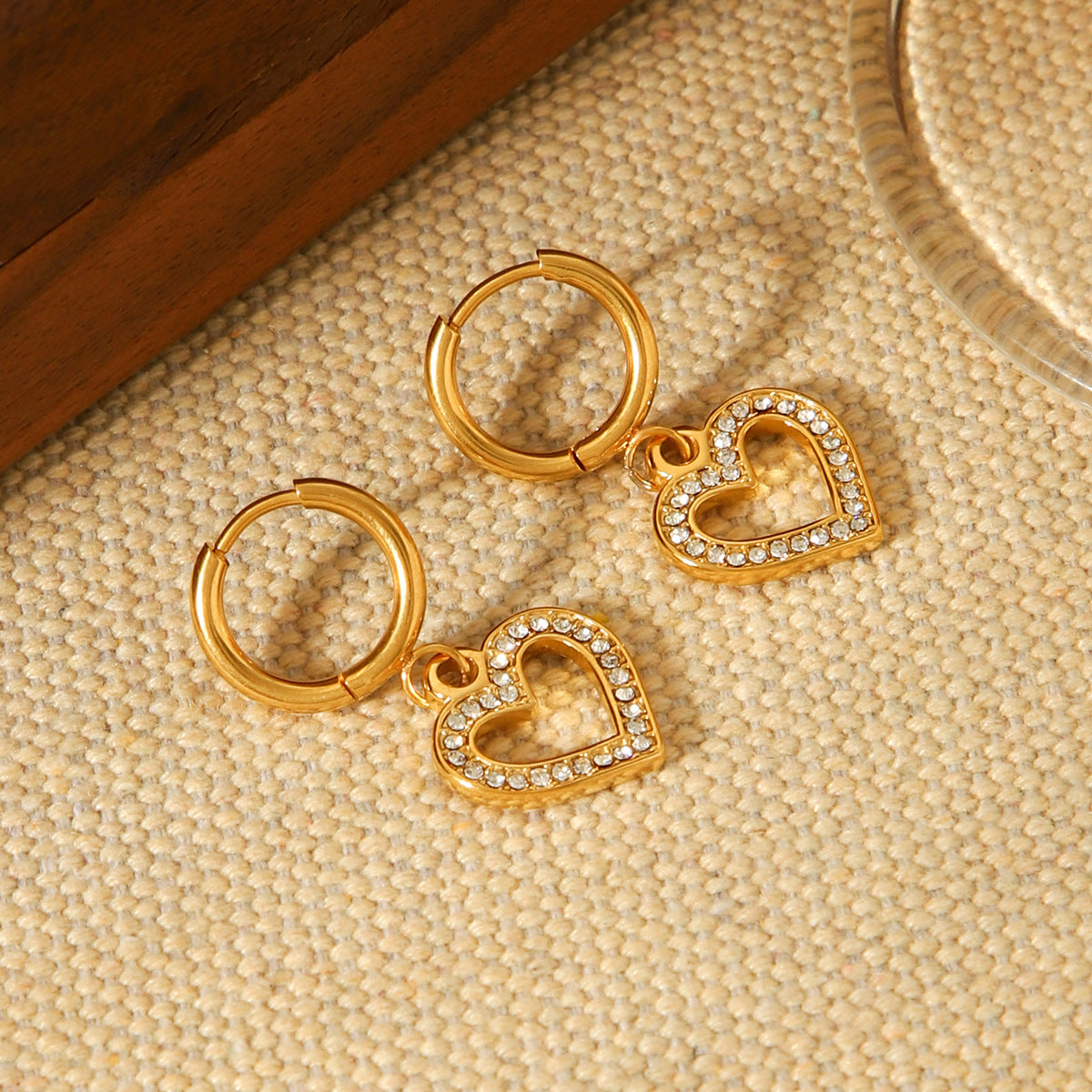 INS-style Hollowed-out Diamond-encrusted Heart-shaped Earrings for Women, Stainless Steel Earrings, Niche and High-end, 18k Gold Titanium Steel Earrings