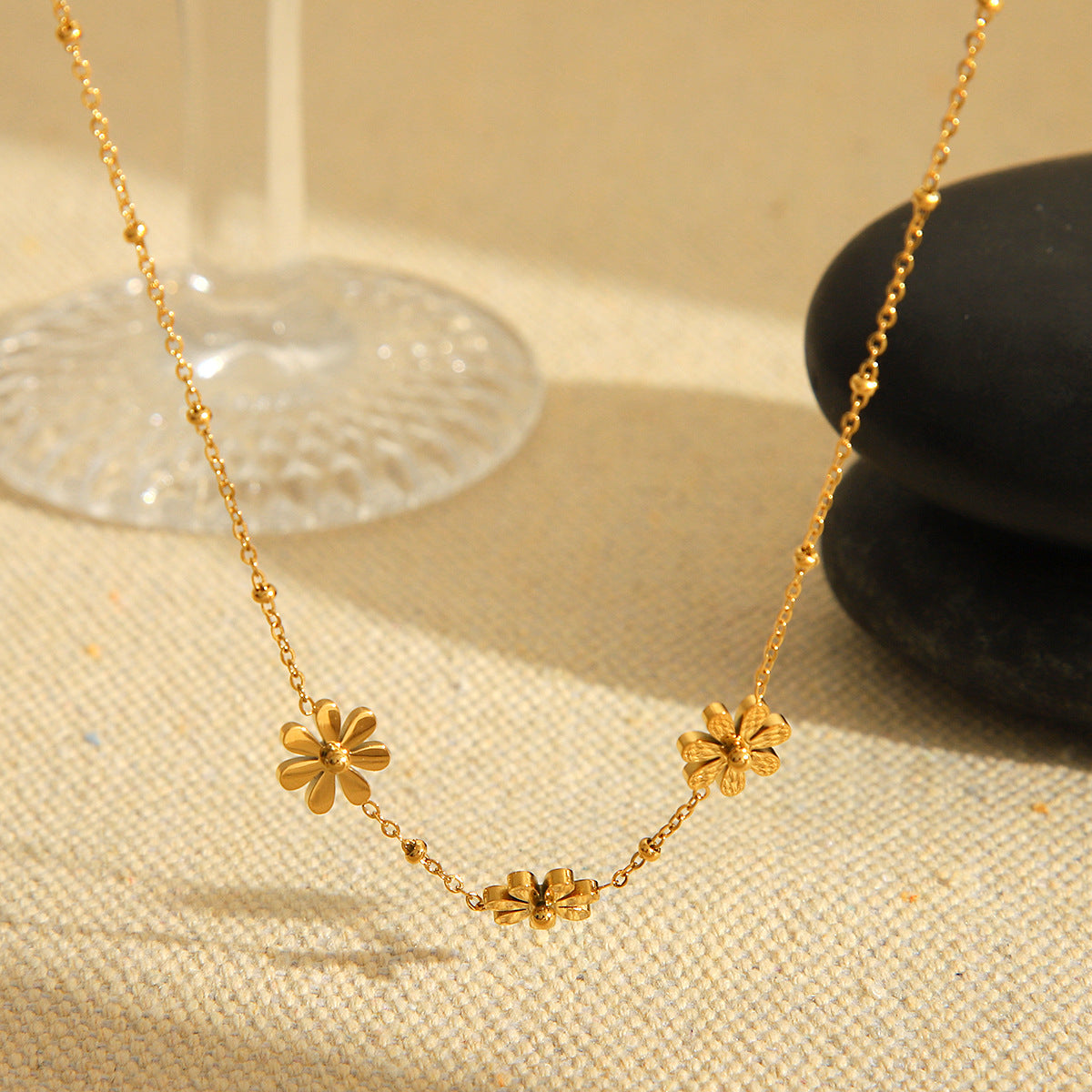 Sunflower Daisy Stainless Steel Necklace Female Titanium Steel Clavicle Chain Does Not Fade Necklace