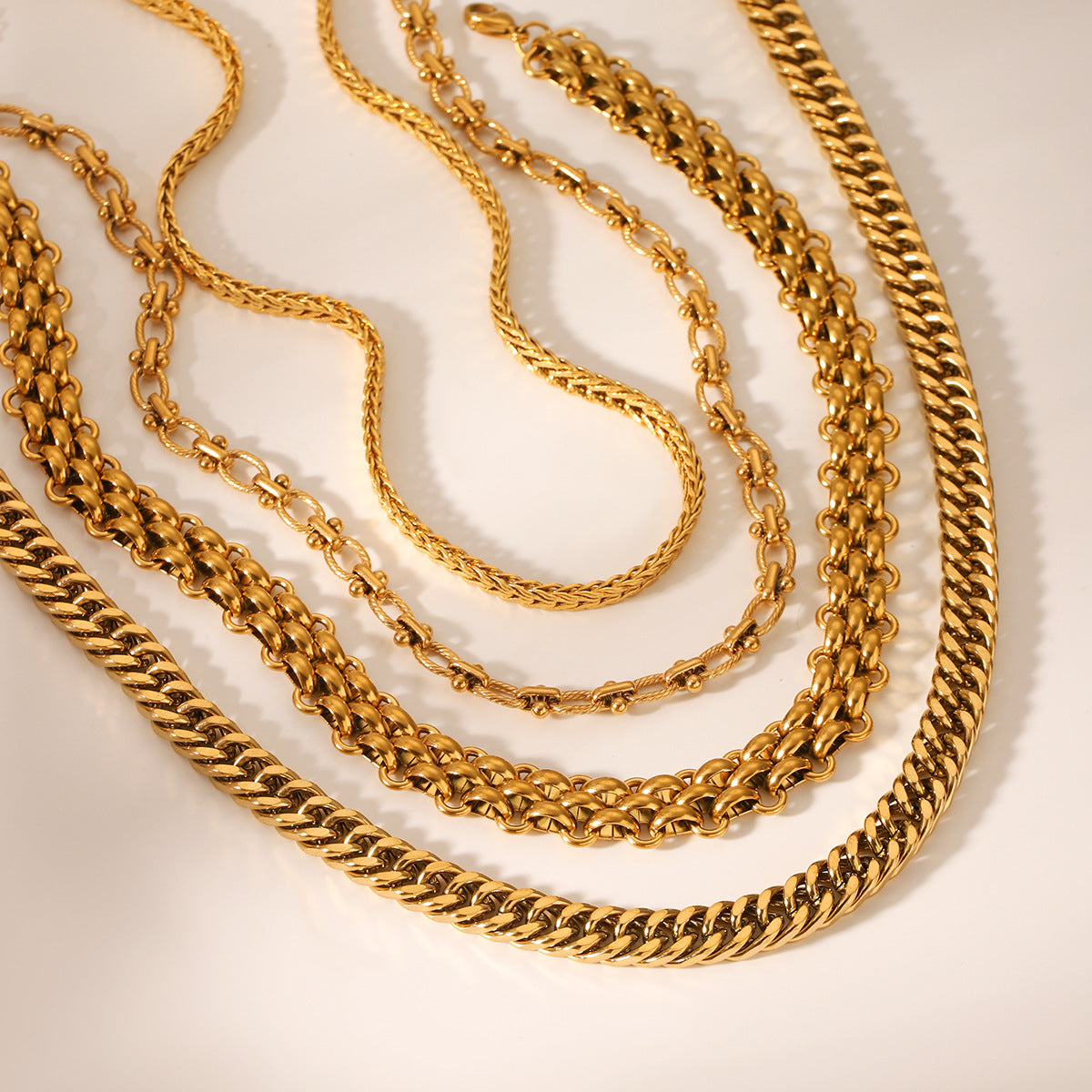 INS-style Fashionable 18K Gold-plated Stainless Steel Necklace with Cuban Chain As An Accessory