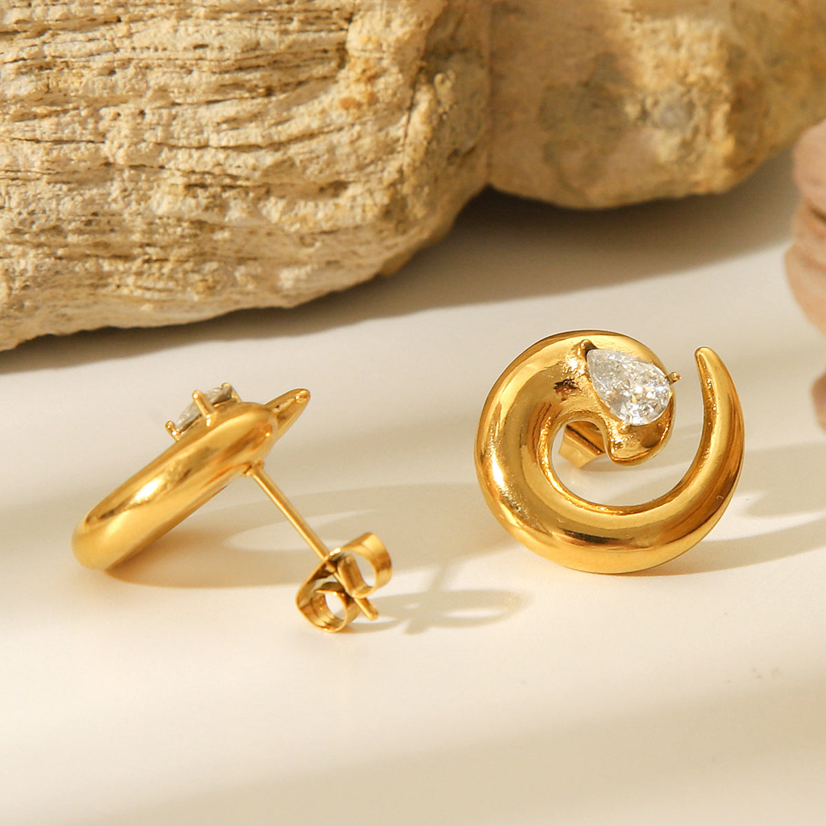 Rotating Thread Stainless Steel Earrings 18k Gold-plated Diamond Studded Earrings for Women's Light Luxury Versatile Earrings