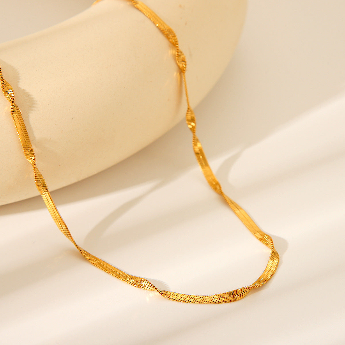 18K Gold-plated Stainless Steel Snake Bone Chain Necklace for Women, Non-fading Titanium Steel Clavicle Chain