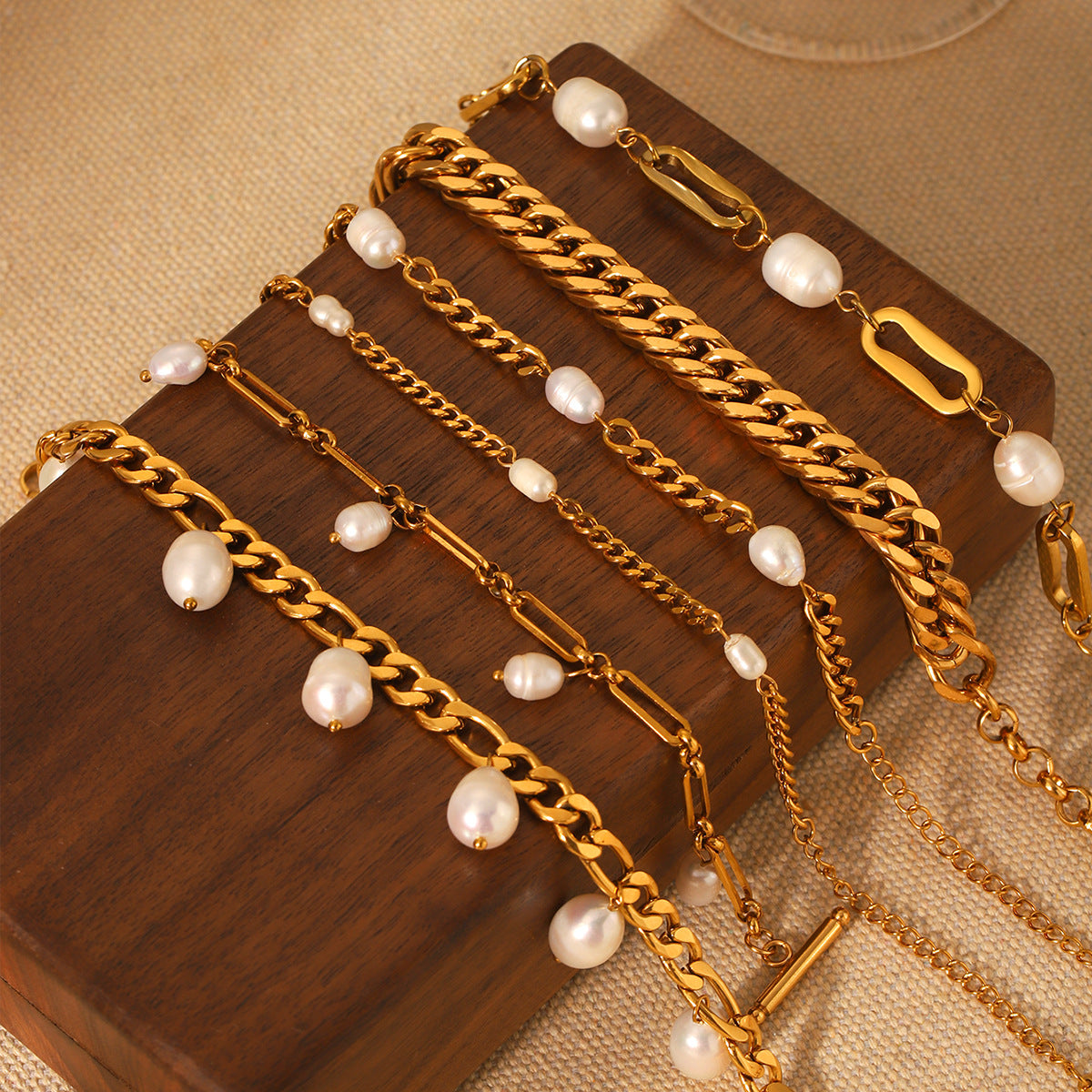 French-style Natural Freshwater Pearl Bracelet for Women, High-end Feel, Figaro Chain, Stainless Steel Cuban Chain, Titanium Steel Handmade Chain