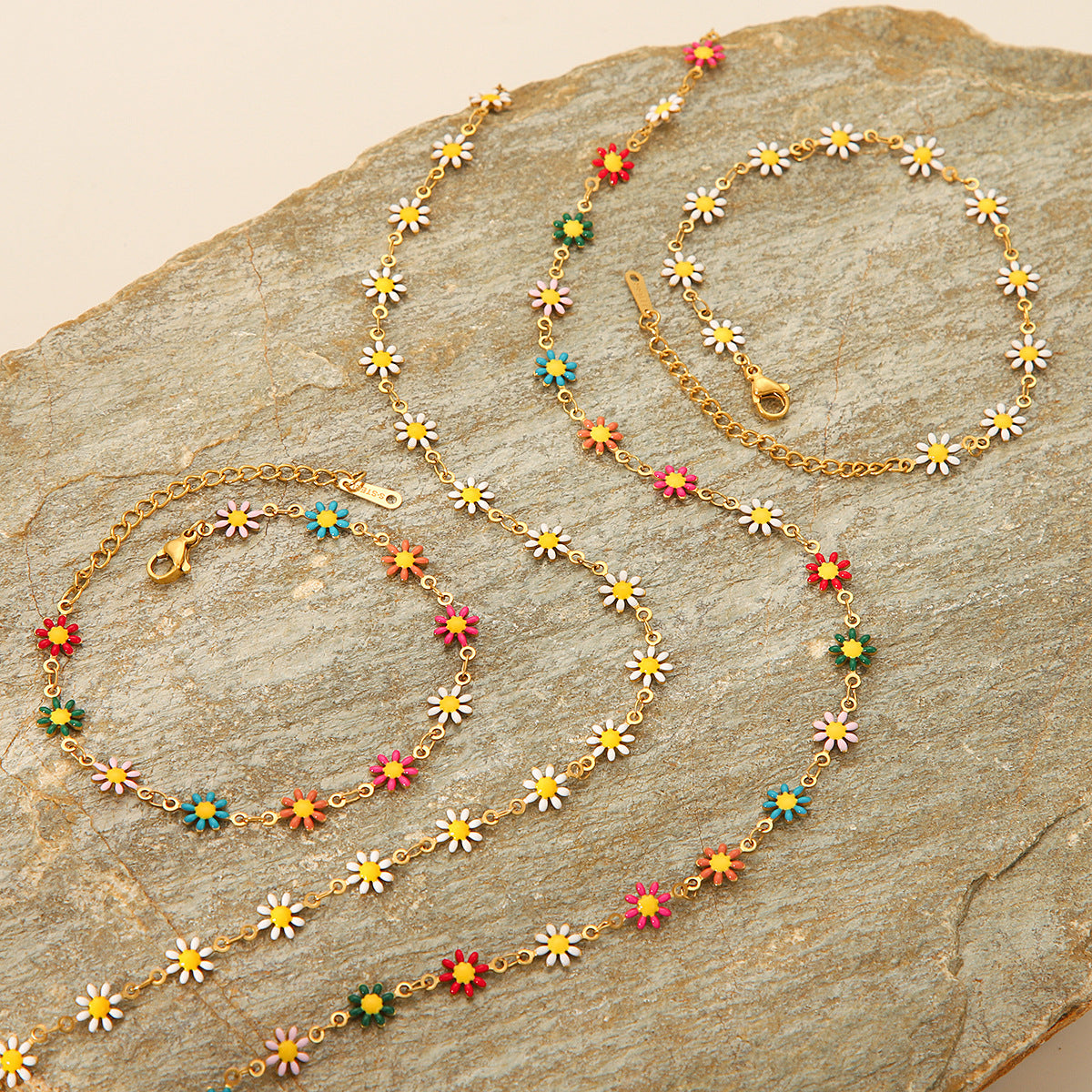 Stainless Steel Drop-oil Daisy Necklace for Women, Versatile Titanium Steel, Non-fading Bracelet Jewelry, Flower Ornament