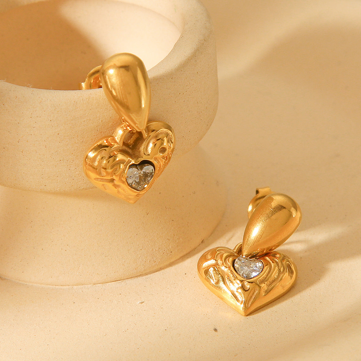 18k Gold Stainless Steel Teardrop-shaped Earrings Studded with Diamonds, Hammered Pattern, Heart-shaped Earrings, Fashionable and High-end Earrings