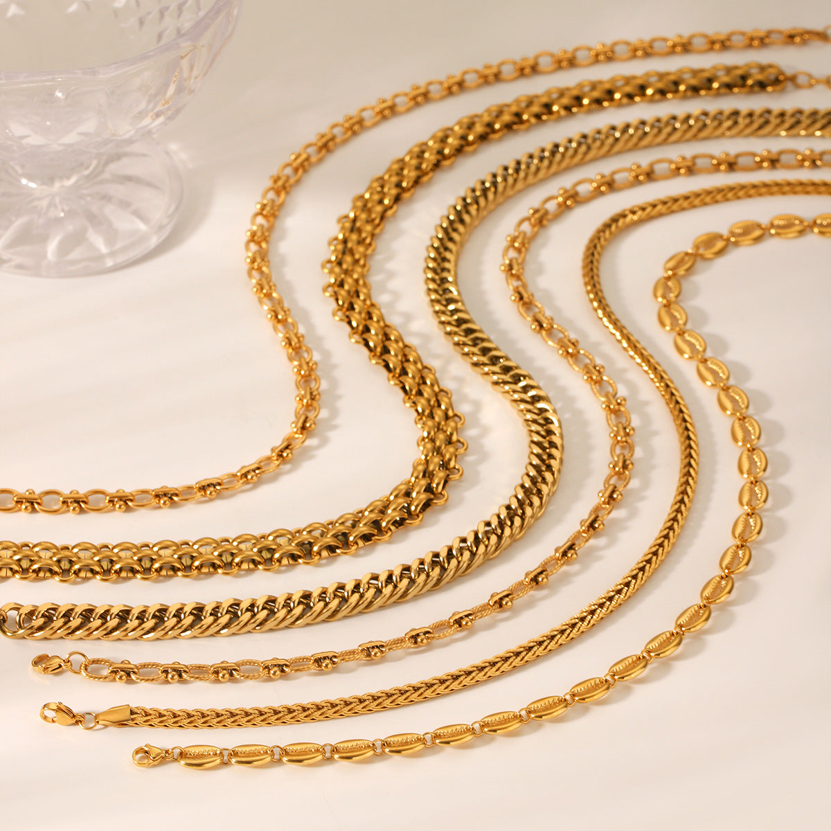 INS-style Fashionable 18K Gold-plated Stainless Steel Necklace with Cuban Chain As An Accessory