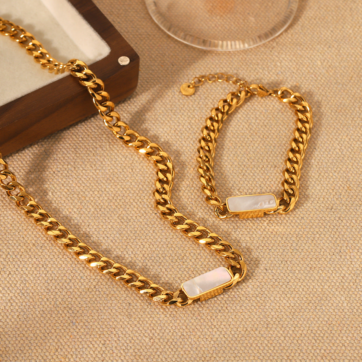 18K Gold Stainless Steel Cuban Chain Square White Shell Pendant Necklace Women's Titanium Steel Bracelet