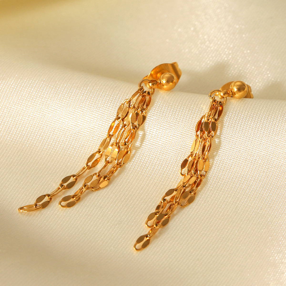Stainless Steel Lip Chain Tassel Earrings, Luxurious and High-end Ear Jewelry, Made of Titanium Steel, Non-fading Earrings
