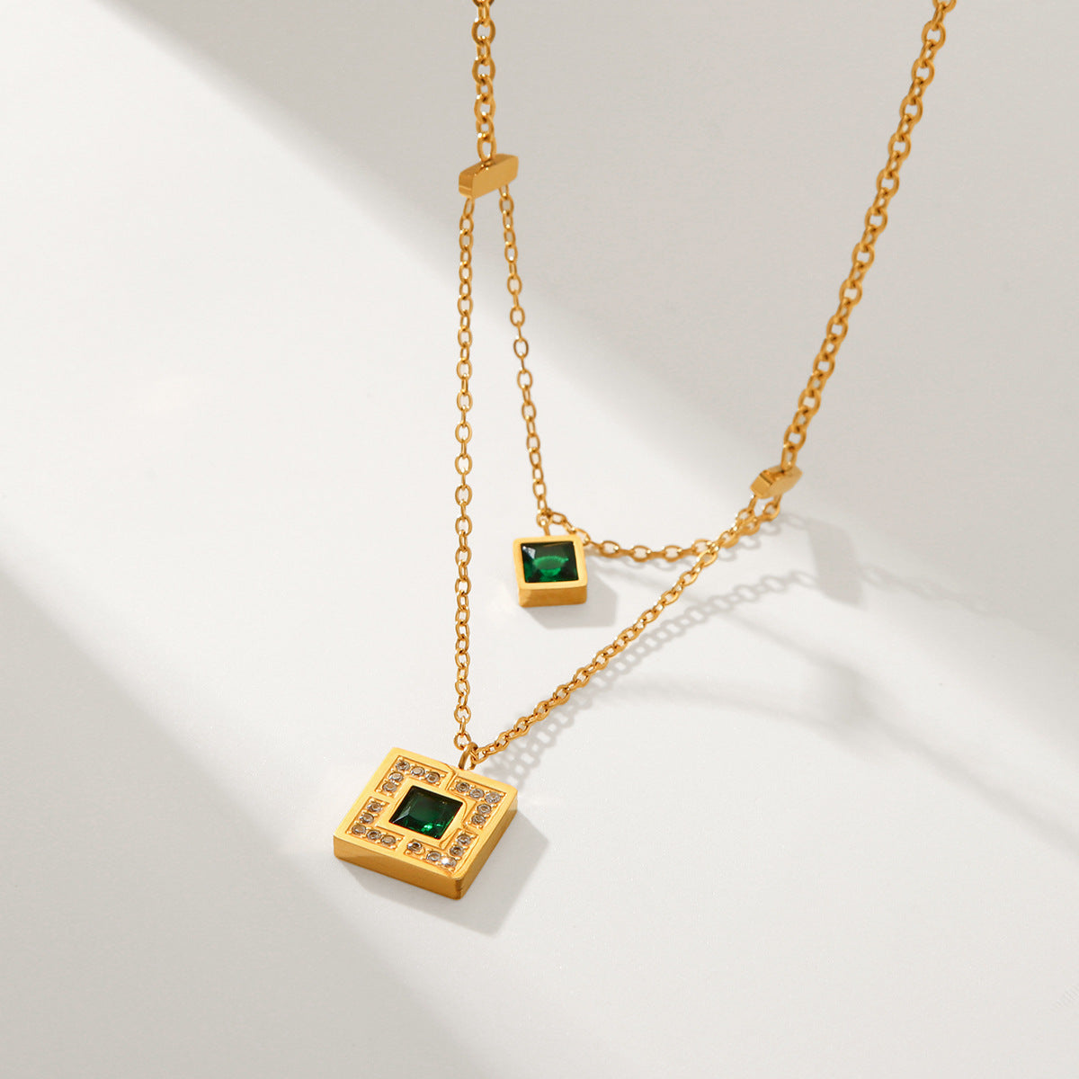 Non-fading Titanium Steel Necklace for Women, Inlaid with Emerald Zircon Cubes, Double-Layer Chain Necklace Accessory