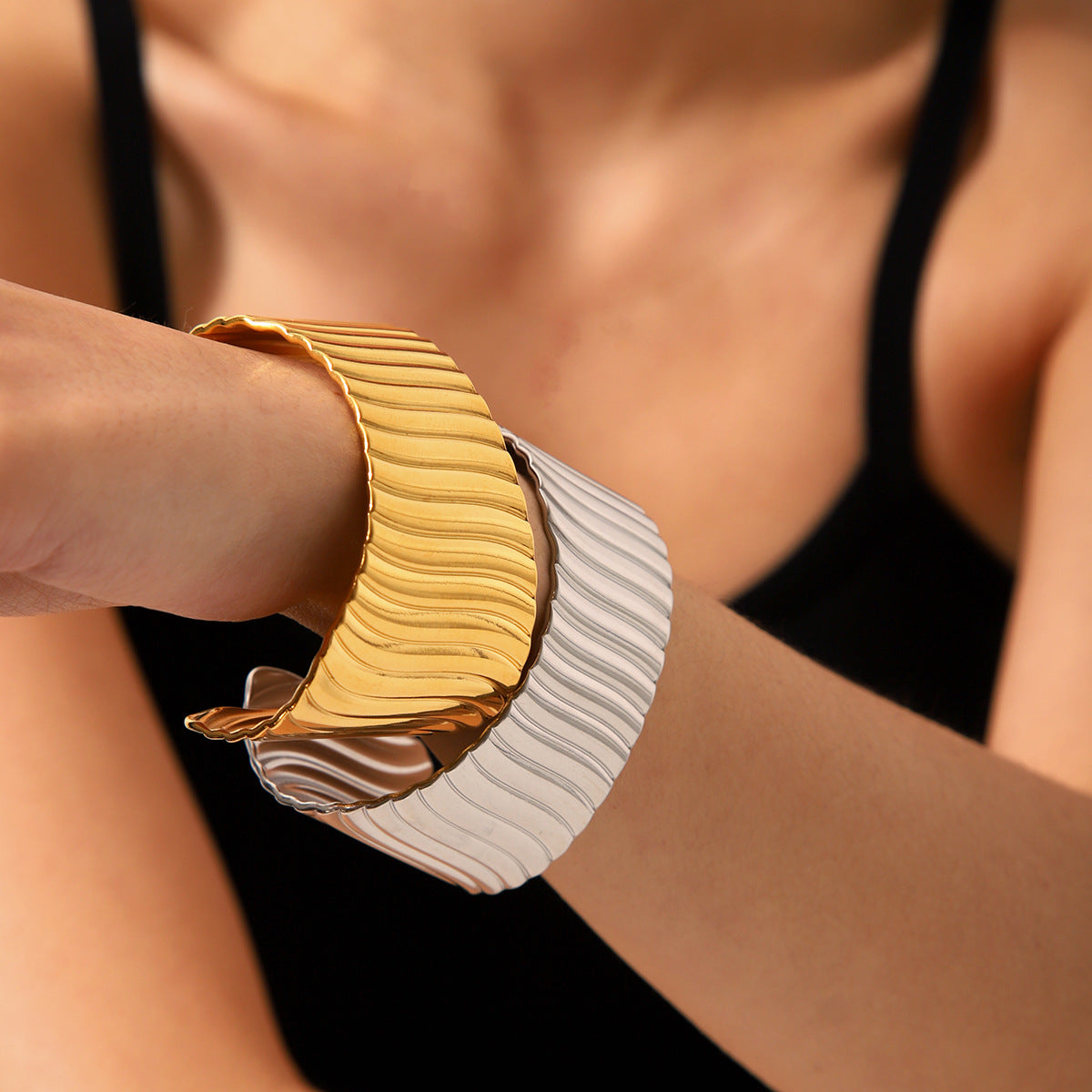 Stainless steel exaggerated asymmetric opening bracelet ins design sense vertical stripe wide titanium steel bracelet