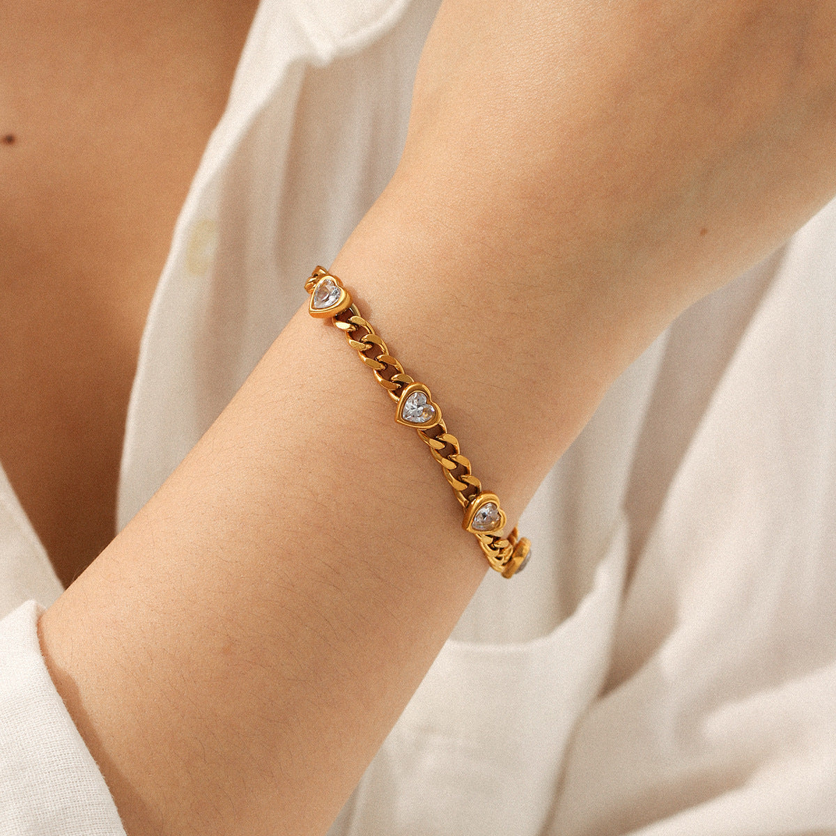 Elegant Titanium Steel Bracelet, Light Luxury 18K Gold Stainless Steel Jewelry, Heart-shaped Zircon Bracelet