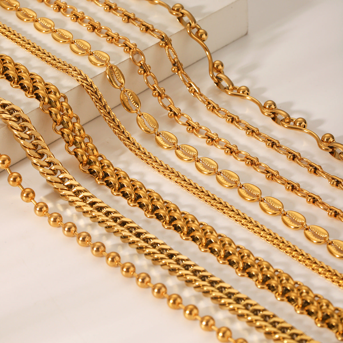 INS-style Fashionable 18K Gold-plated Stainless Steel Necklace with Cuban Chain As An Accessory