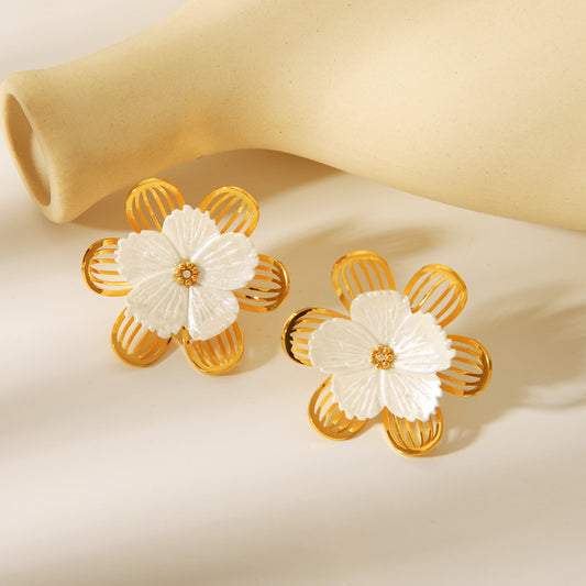 French-style Vintage Fashion Earrings, 18k Gold Stainless Steel Flower Earrings for Women, Light Luxury and Elegant, Versatile Titanium Steel Earrings