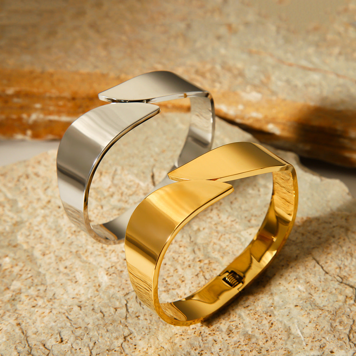 Exquisite Wide Surface High-quality Stainless Steel Open Bracelet with Exaggerated Personality for Women, Titanium Steel Bracelet