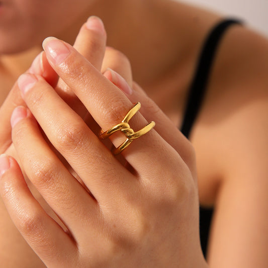 Stylish and Personalized Rope Knot Interlaced Stainless Steel Gold-plated Ring Design, Geometric Hollowed-out Titanium Steel Finger Ring
