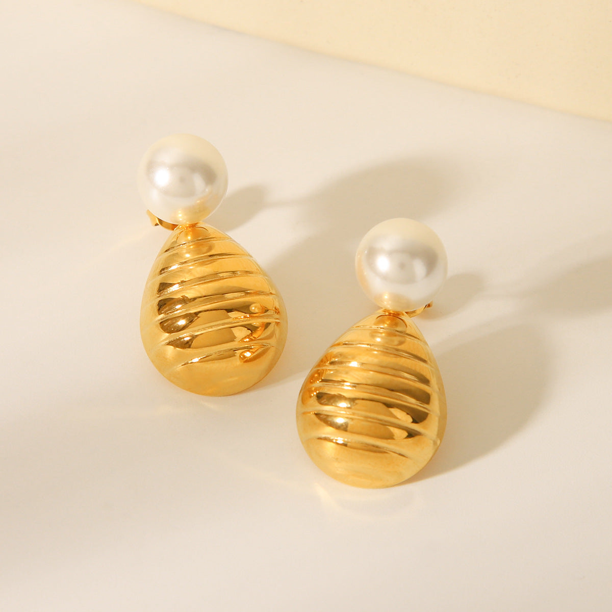18k Gold Stainless Steel Textured Water Droplet Shaped Earrings, Women's Pearl Earrings, Versatile Earrings with Temperament