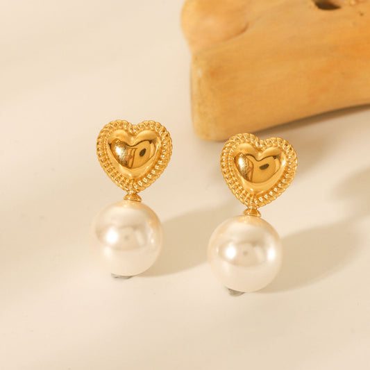 Fashionable and personalized earrings made of 18K gold stainless steel with heart-shaped earrings for women's temperament, versatile pearl earrings
