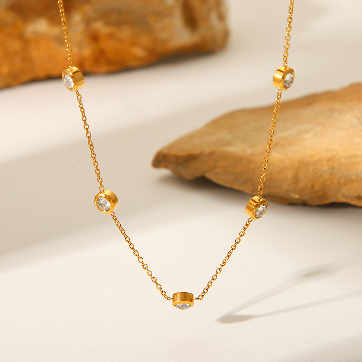 Fashionable, Personalized, Minimalist Round Zircon Necklace Made of Titanium Steel, Non-fading, 18K Gold Stainless Steel Necklace