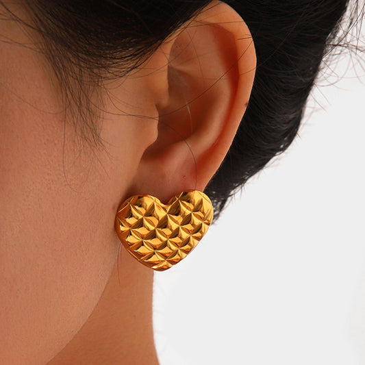 Diamond-pattern Stainless Steel Heart-shaped Earrings with 18K Gold-plated Studs for Women, Exuding A High-end Feel