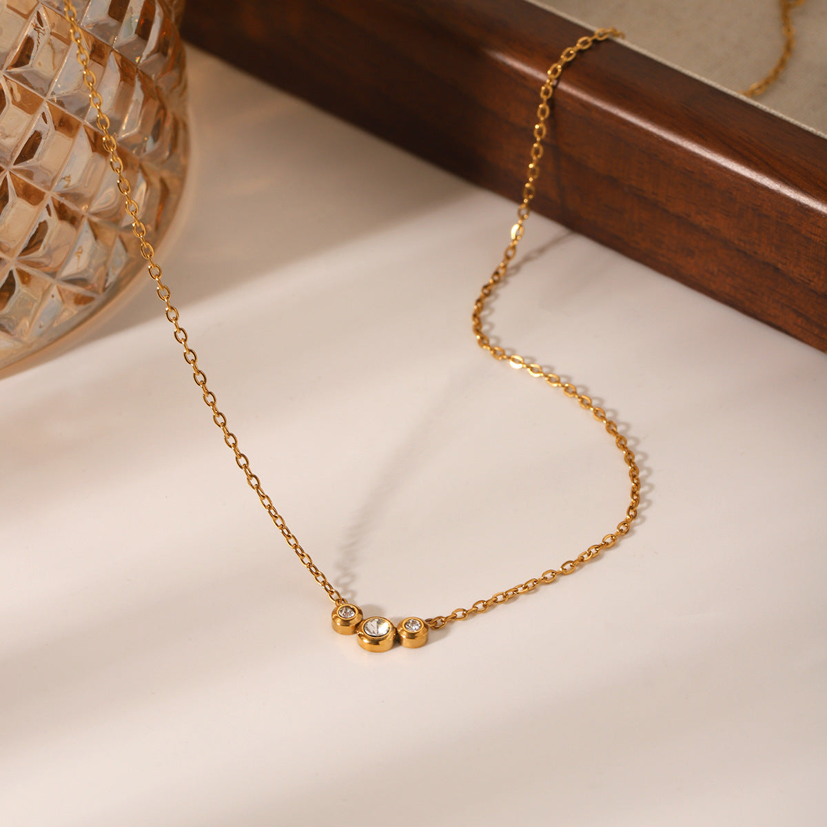 18K Gold Geometric Stainless Steel Inlaid Zircon Pendant Necklace Female Niche Design Titanium Steel Collar Chain