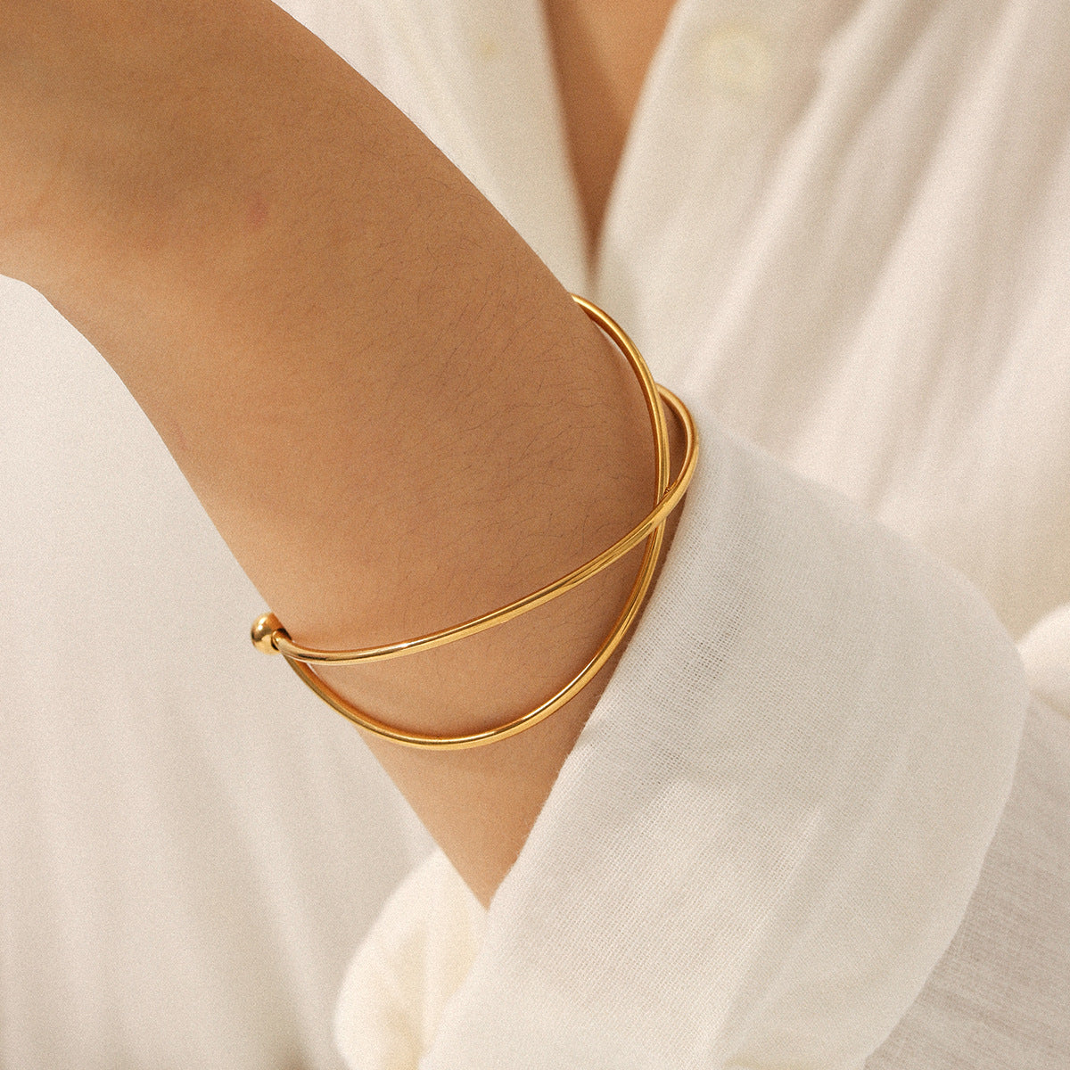 18k Gold Jewelry Stainless Steel Line Cross Opening Bracelet Simple and Easy To Match Titanium Steel Bracelet