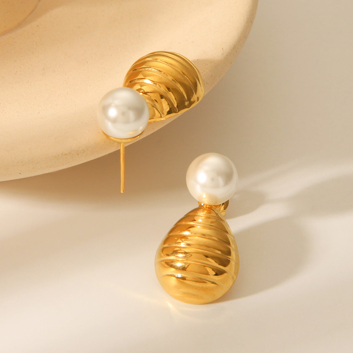 18k Gold Stainless Steel Textured Water Droplet Shaped Earrings, Women's Pearl Earrings, Versatile Earrings with Temperament
