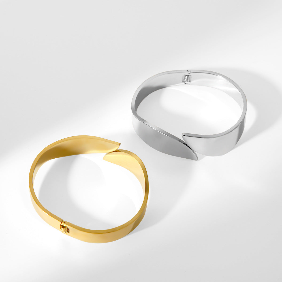 Exquisite Wide Surface High-quality Stainless Steel Open Bracelet with Exaggerated Personality for Women, Titanium Steel Bracelet