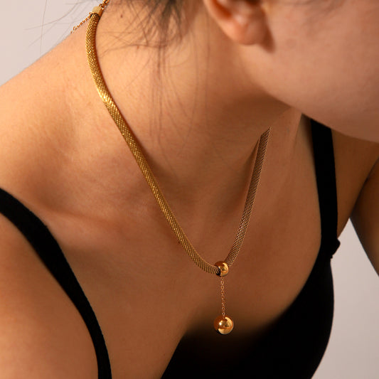 Stainless Steel Round Ball Pendant Necklace for Women, 18K Gold Fashion Light Luxury Titanium Steel Necklace Jewelry, High-end Feeling