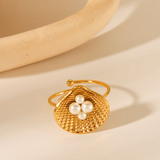 Ocean Wind Jewelry 18K Gold Stainless Steel Scallop Ring for Women, Elegant and High-End Pearl Finger Ring
