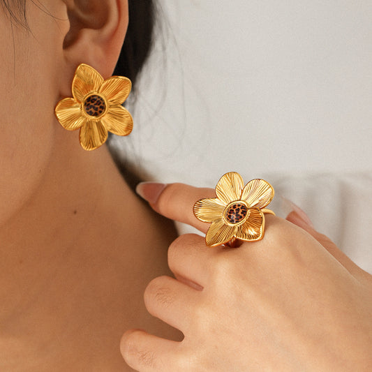 INS-style 18K Gold Stainless Steel Ear Studs, Leopard-print Flower Earrings, Niche Personalized Earrings, Versatile Titanium Steel Jewelry