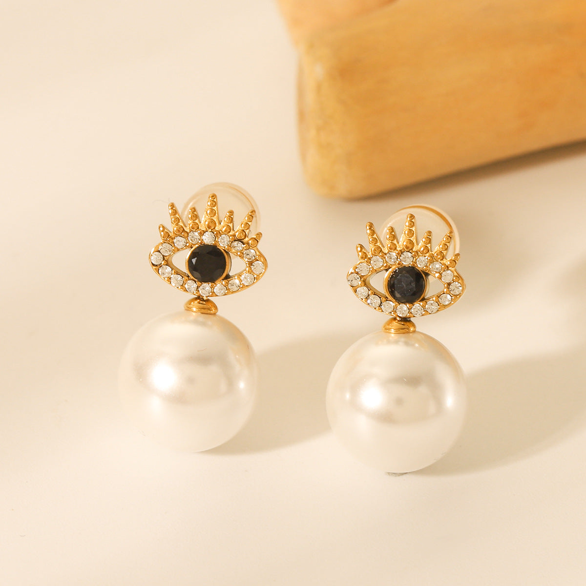 18K gold stainless steel diamond-encrusted eye earrings for women, fashionable, personalized, trendy, pearl earrings