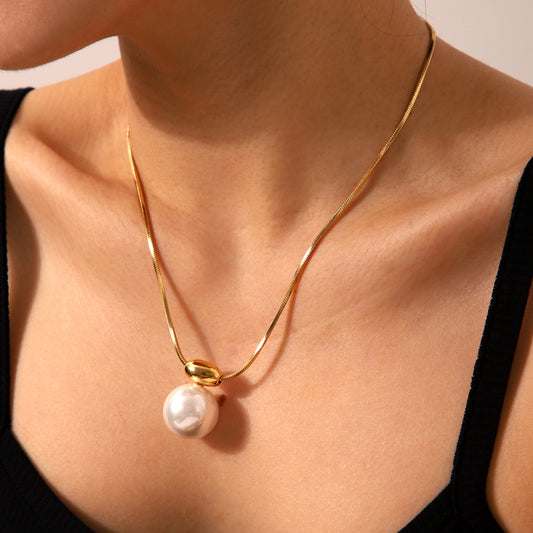 Simple and versatile golden bean necklace with stainless steel French style small fragrance pearl pendant jewelry