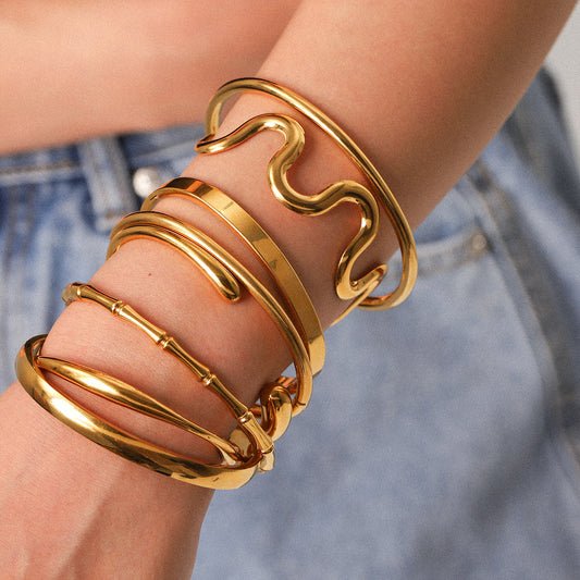 Women Smooth 18K Gold-plated Stainless Steel Bracelet with Buckle High-end Opening Bracelet Non-fading Titanium Steel Jewelry