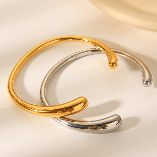 Simple and Sleek, Textured Titanium Steel Open Bracelet for Women, Cool and Light Luxury, Non-fading, 18K Gold Bracelet